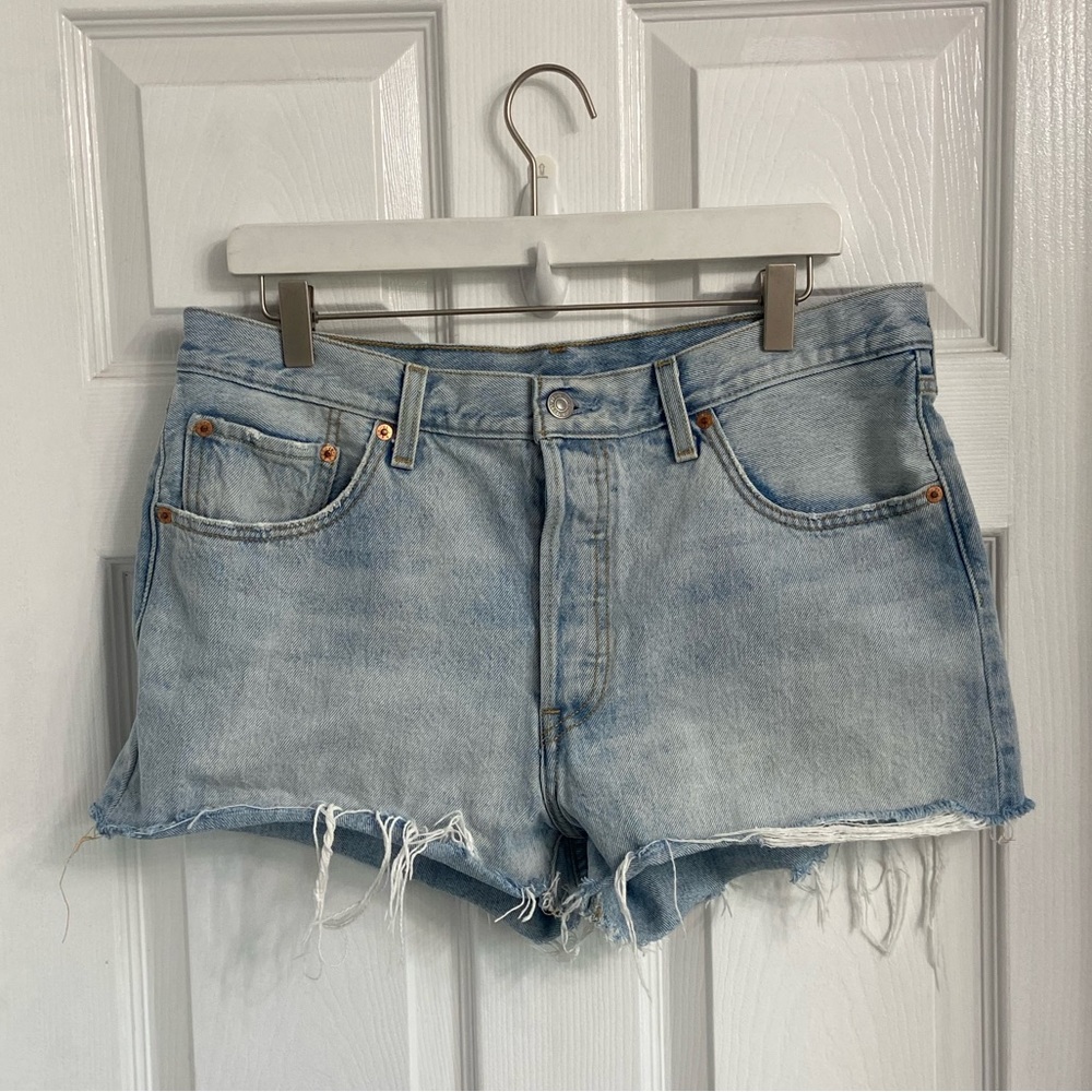 Levi’s 501 Cut Off Short Button Fly High Rise Blue Size 32
